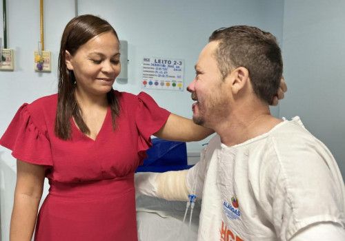 Trabalhador ferido em explosão de gás em Maceió recebe alta e diz que o HGE salvou sua vida