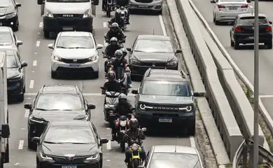 Associação de médicos alerta para riscos do uso de mototáxis em SP