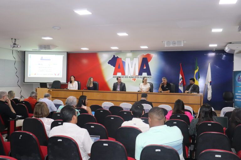 AMA e MPS capacitam servidores municipais sobre Compensação Previdenciária Cursos