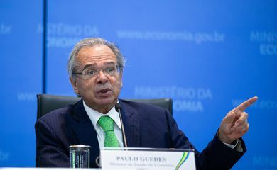 Ministro da Economia defende taxar super-ricos e desonerar empresas