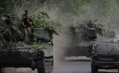 Ucrânia: tropas resistem em Sievierodonetsk, após destruição de ponte