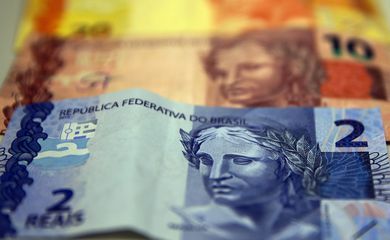 Beneficiários com NIS final 8 recebem hoje Auxílio Brasil