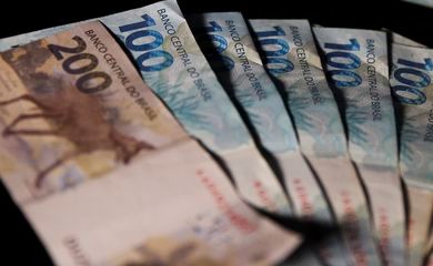 Beneficiários com NIS final 3 recebem Auxílio Brasil