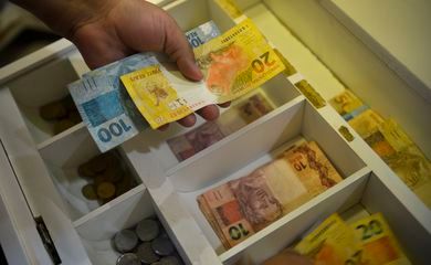 Mercado financeiro reduz projeção da inflação