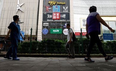 Covid-19. Pequim reforça restrições face a aumento de casos