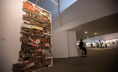 Um mês após atos golpistas, exposição em Brasília celebra a democracia