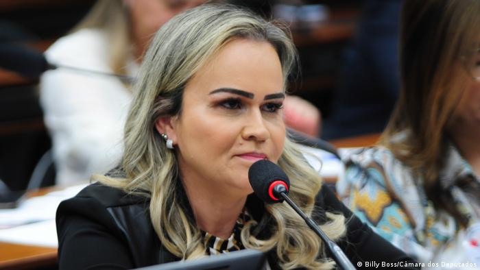 Entenda a polêmica envolvendo a nova ministra do Turismo e miliciano