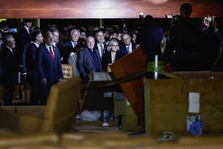 Lula, chefes de Poderes e governadores se unem para repudiar destruição