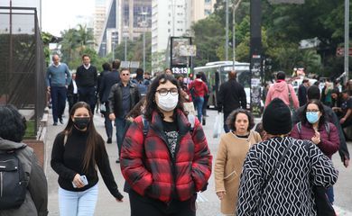 Brasil registra 12,6 mil novos casos de covid-19 em 24 horas