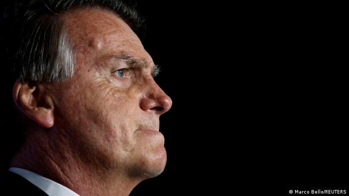 Bolsonaro diz querer voltar ao Brasil nas próximas semanas