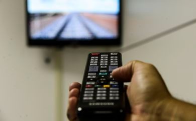 Famílias de baixa renda podem solicitar parabólica digital gratuita