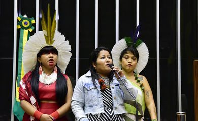 Deputadas destacam desafios para garantia de direitos das mulheres