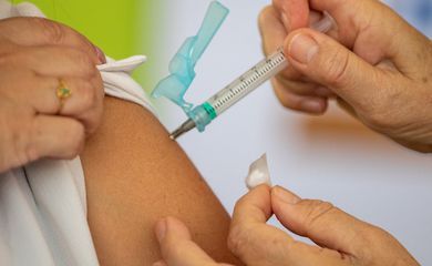 Covid-19: vacina bivalente está disponível para públicos prioritários