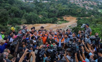 Governo estuda decretar emergência climática permanente em mil cidades