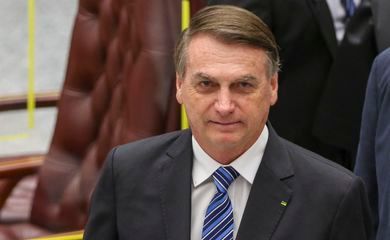 TSE dá prazo para Bolsonaro se manifestar em processo