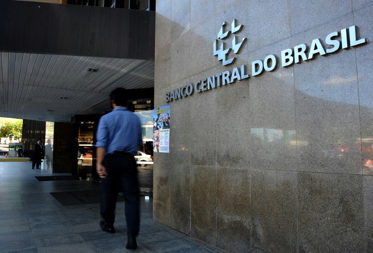 Veja cinco motivos para o Banco Central baixar os juros do país