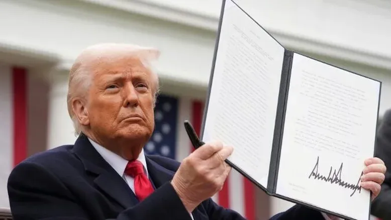 Trump assina decreto e oficializa tarifa de 50% sobre produtos brasileiros