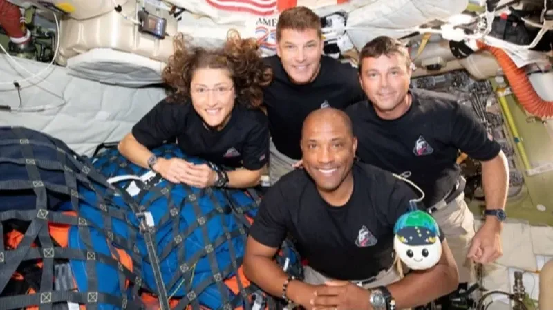 Astronautas da Artemis II ainda sentem ‘arrepios’ após sobrevoo da Lua