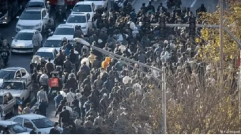 Trump ameaça intervir no Irã após mortes em protestos