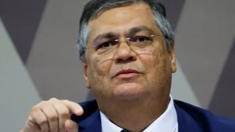 ‘Penduricalhos’: Dino diz que supersalários são ‘violação massiva’ da Constituição