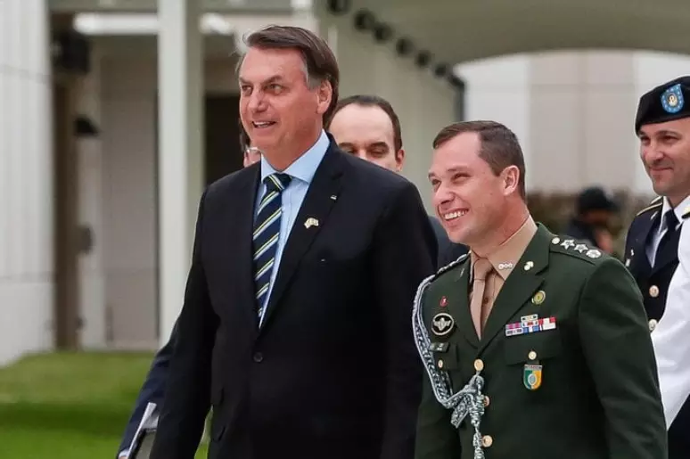 Mauro Cid presta depoimento à PF e responde a todas as perguntas sobre as joias sauditas