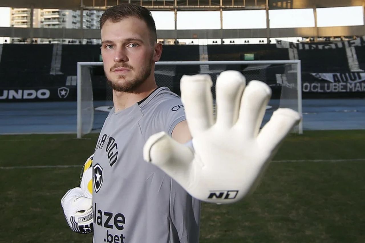 Com Gatito fora, Lucas Perri ganha chance de 'mostrar serviço' no Botafogo