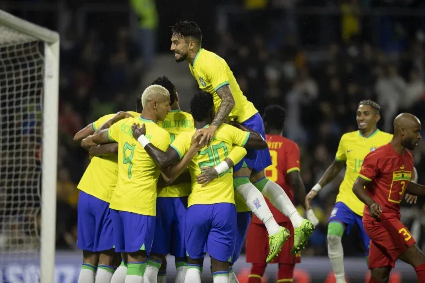 Richarlison faz dois, e Brasil vence Gana no penúltimo amistoso antes da Copa