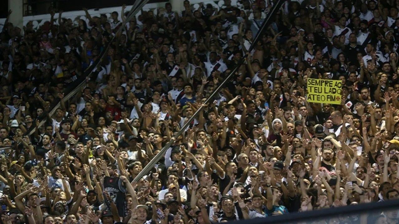 Torcida organizada do Vasco é autorizada a voltar aos estádios