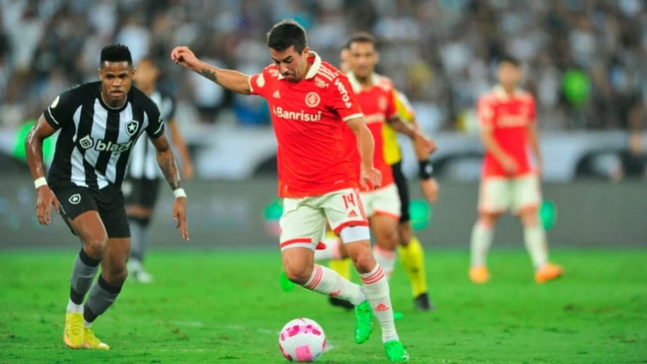 Internacional vence o Botafogo, que perde chance de entrar no G8 do Brasileirão