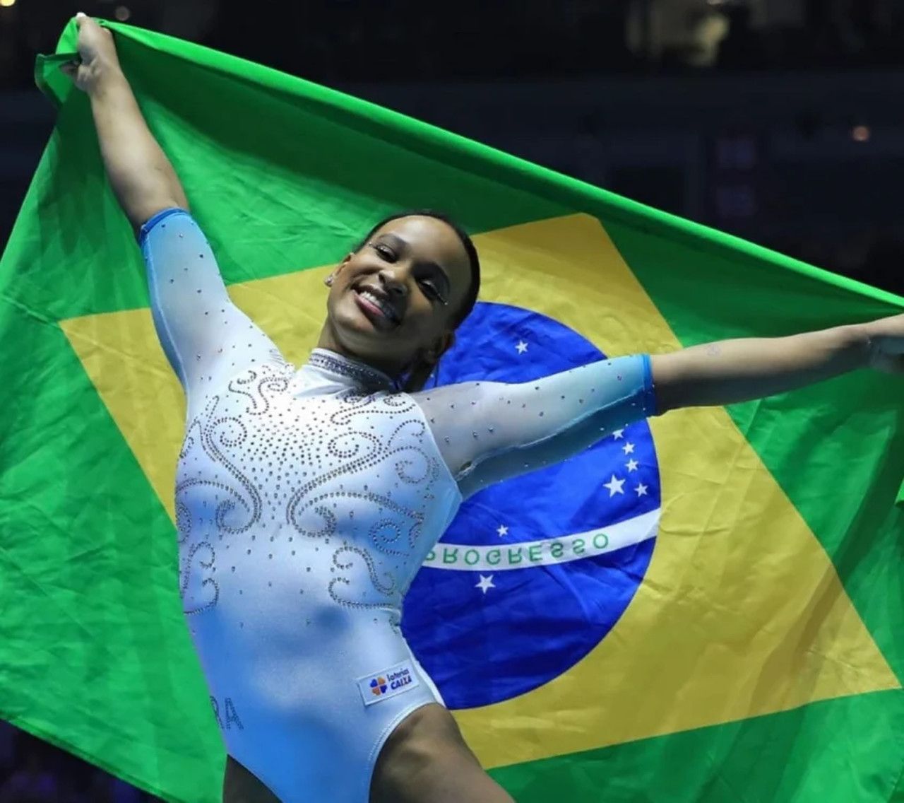 Rebeca Andrade comemora ouro no Mundial: 'Representa toda minha luta'
