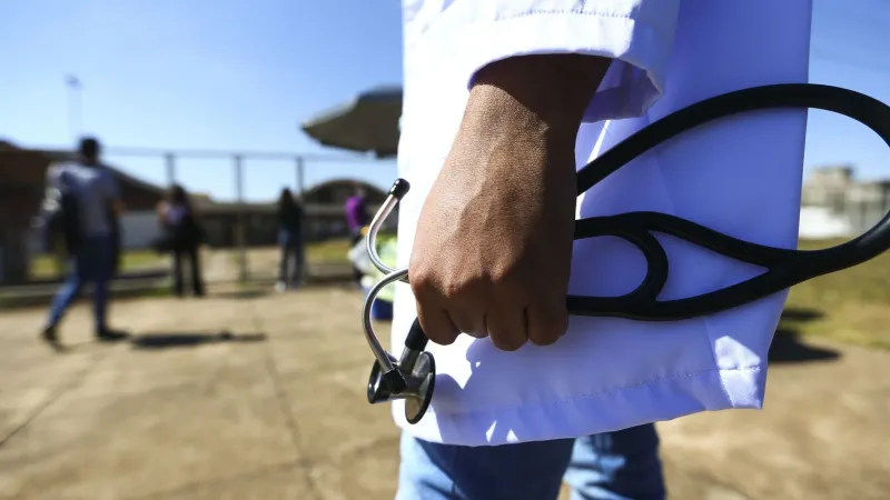 Congresso aprova exame obrigatório para exercício da medicina