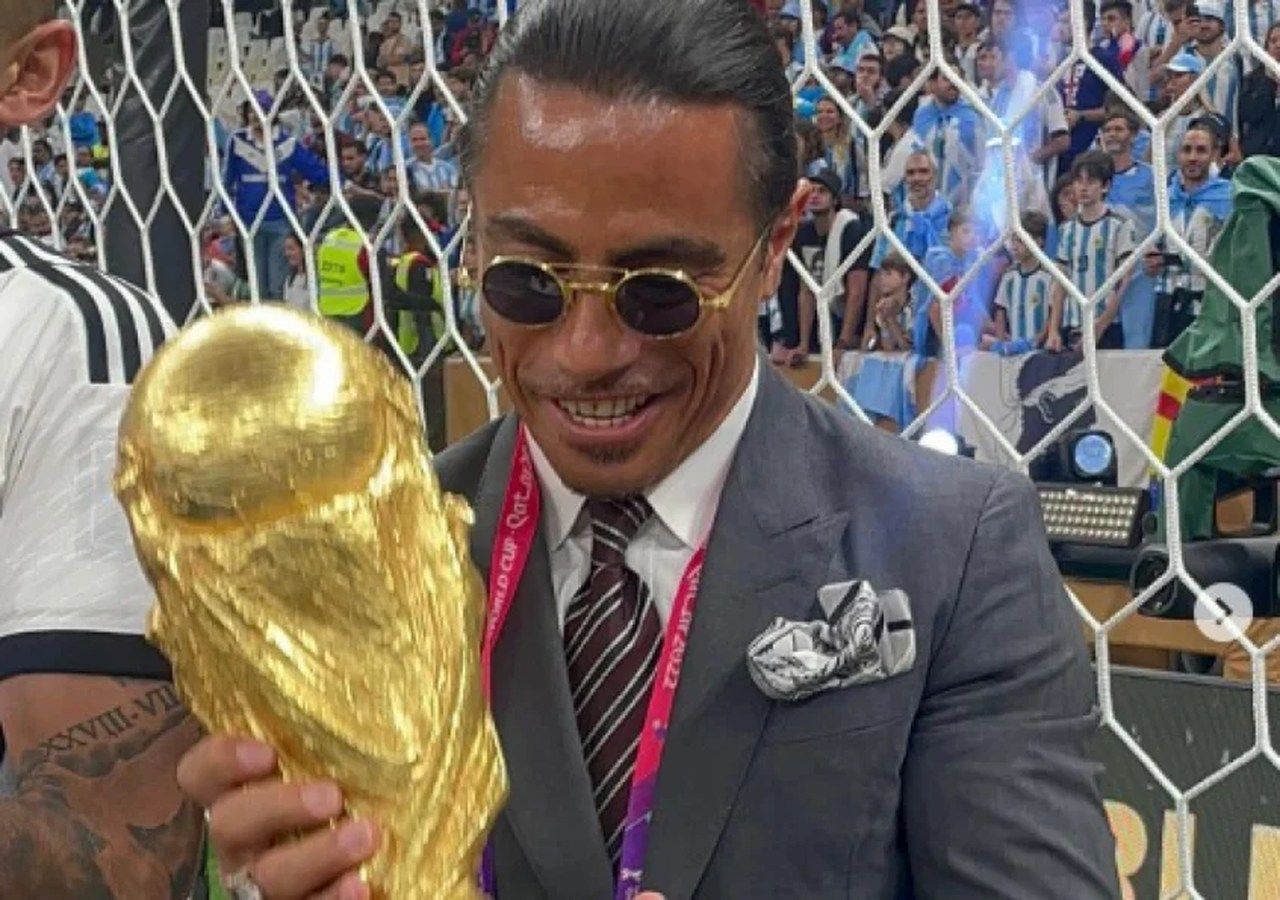 Fifa irá investigar acesso de Salt Bae, chef do 'bife de ouro', ao campo na final da Copa do Mundo