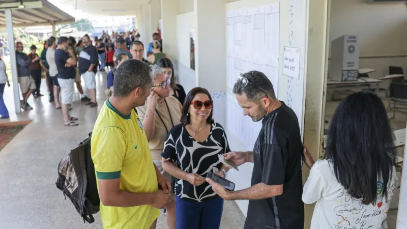 Trabalhador tem direito de sair do serviço para votar; confira a lei