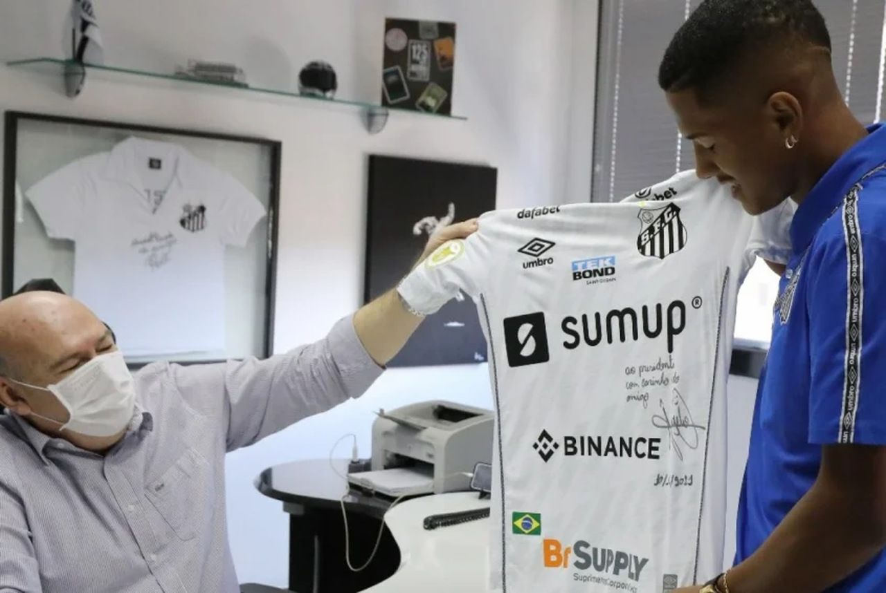 Conselheiros do Santos querem impeachment de Rueda e se opõem à venda de Ângelo