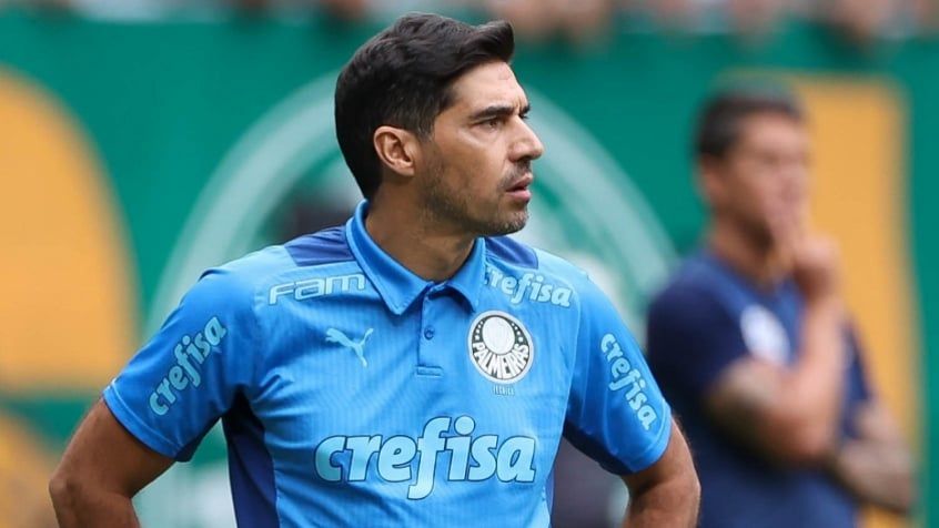Abel Ferreira se torna o segundo treinador com mais títulos na história do Palmeiras