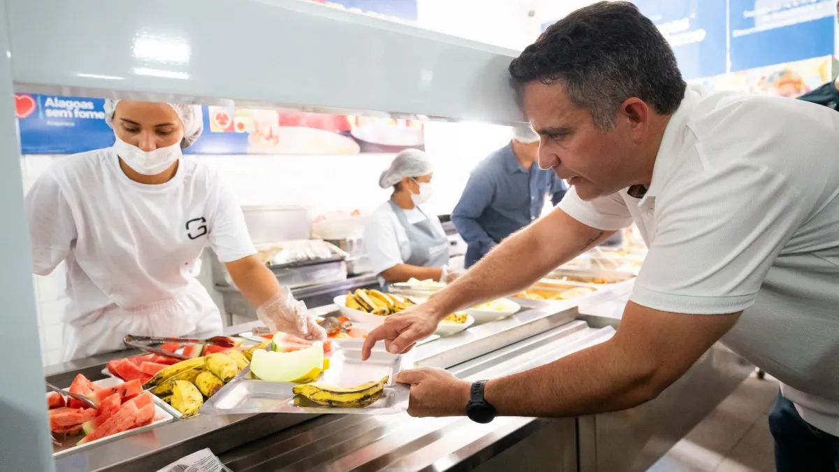 Governador entrega 1º Restaurante Popular Alagoas Sem Fome no interior do Estado
