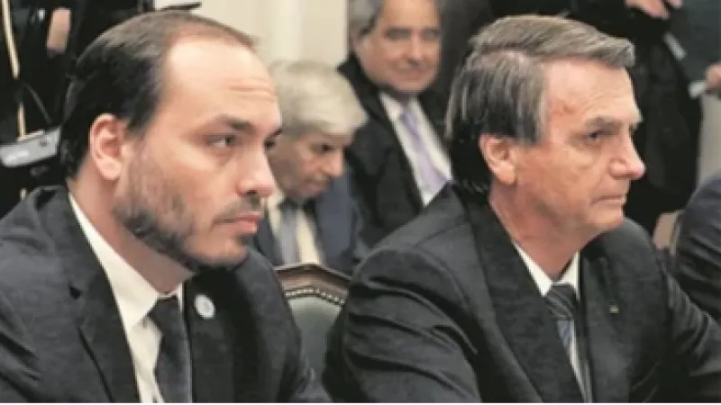 Carlos diz que Bolsonaro tem crise de azia na prisão na PF