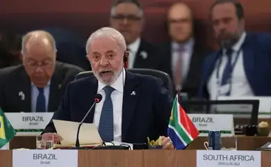 Lula critica incentivos financeiros ao setor de combustíveis fósseis