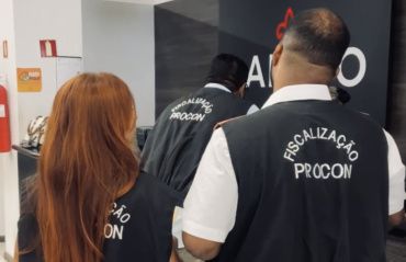 Procon Maceió notifica supermercado por prática abusiva em estacionamento