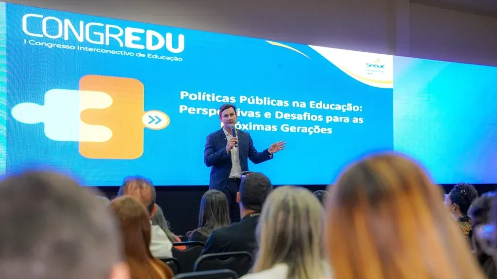 Marcelo Beltrão defende revolução educacional durante o Congredu