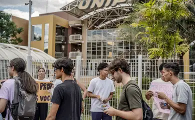 Saiba como funcionará o Programa Pé-de-Meia para estudantes