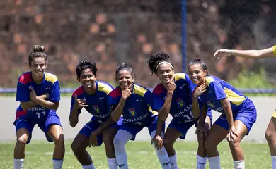 JUBs promovem maior participação feminina no futebol universitário