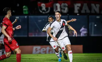 Copa do Brasil: Vasco sai na frente do Athletico por vaga na semi