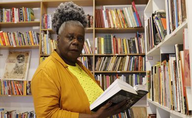 Literatura negra incomoda e faz pensar, diz Conceição Evaristo