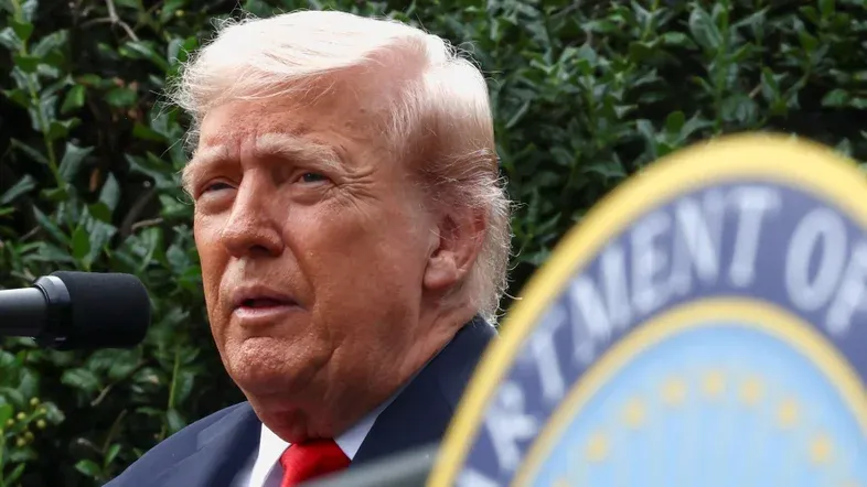 Trump anuncia 3 mortos em ataque contra lancha com ‘narcoterroristas da Venezuela’