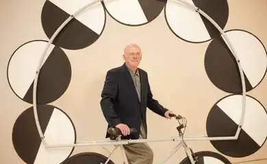 “Estou em estado de graça”, diz Guto Lacaz ao festejar 50 anos de arte