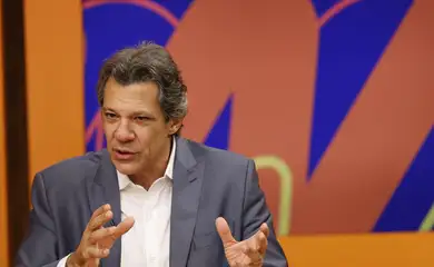 Haddad nega planos para reajustar valor do Bolsa Família