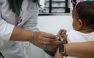 Riscos dos pneumococos para crianças e adultos vão além de pneumonias