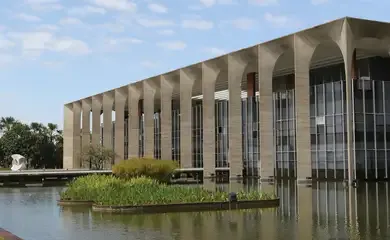Itamaraty diz que Brasil “não se curvará" a novas sanções dos EUA