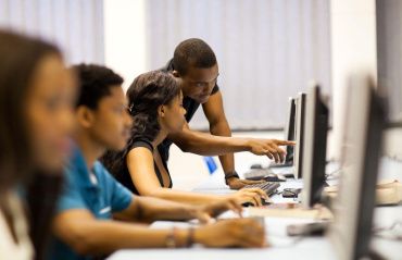 Servidores das redes públicas municipais de ensino de AL podem participar de curso gratuito sobre Educação das Relações Étnico-Raciais e Quilombolas
